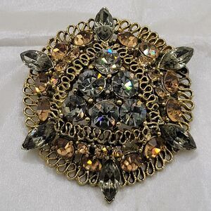 Vintage Unsigned Lisner Domed Crystal Brooch Smokey Amber Gold Tone Filigree